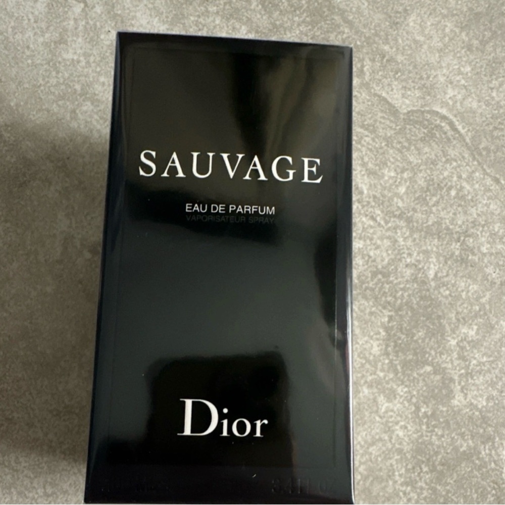 Dior Sauvage Eau de Parfum - Black Packaging - Picture 2 of 4